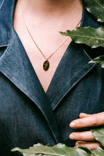 Afbeelding in Gallery-weergave laden, TSURU NECKLACE
