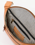 Afbeelding in Gallery-weergave laden, DREW BUM BAG WILD OAK
