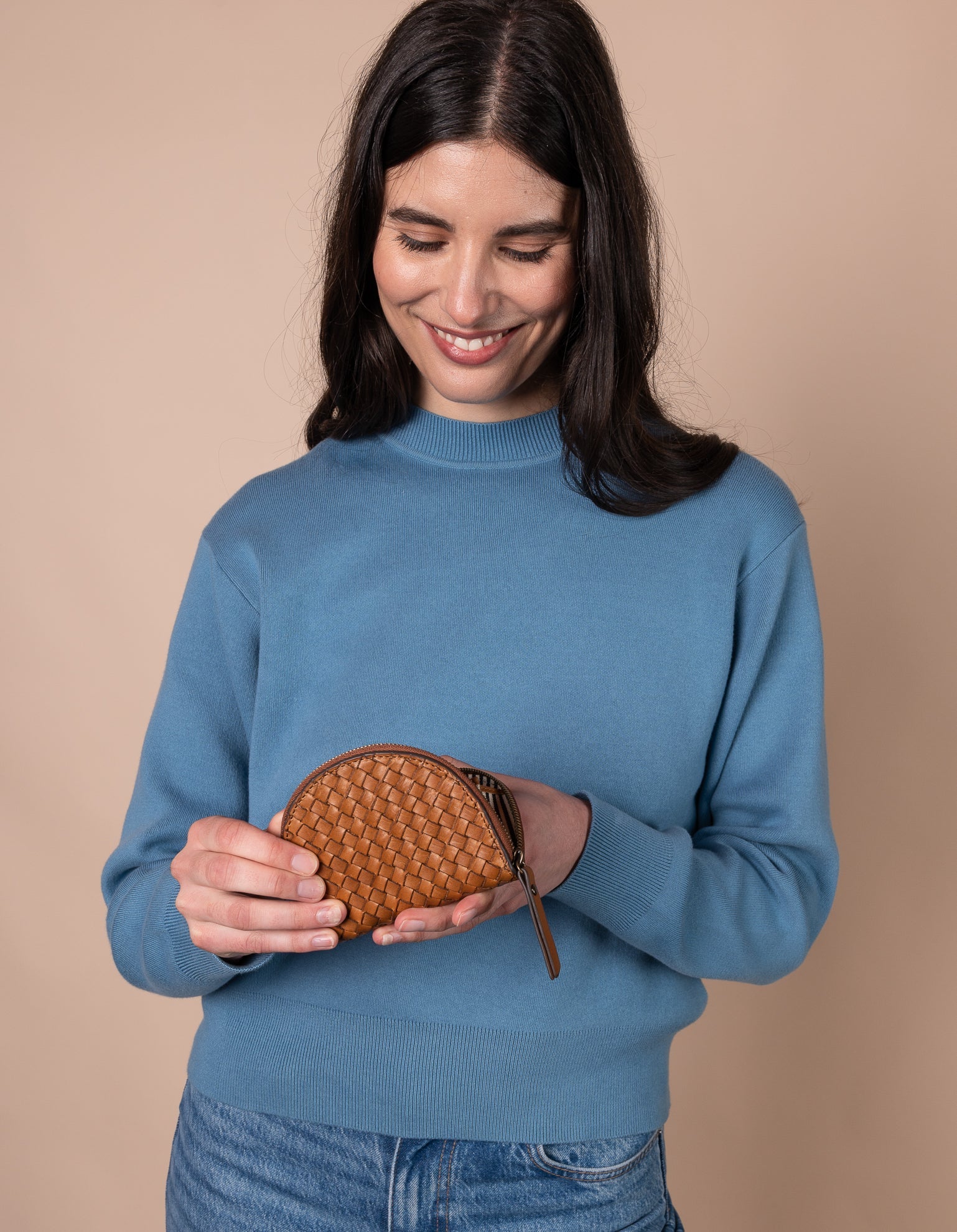 LAURA COIN PURSE COGNAC WOVEN