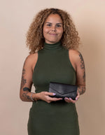 Afbeelding in Gallery-weergave laden, ENVELOPE PIXIE BLACK CLASSIC LEATHER
