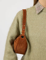 Afbeelding in Gallery-weergave laden, LEO SHOULDER STRAP COGNAC SUEDE WITH CLASSIC
