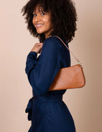 Afbeelding in Gallery-weergave laden, TAYLOR COGNAC CLASSIC LEATHER
