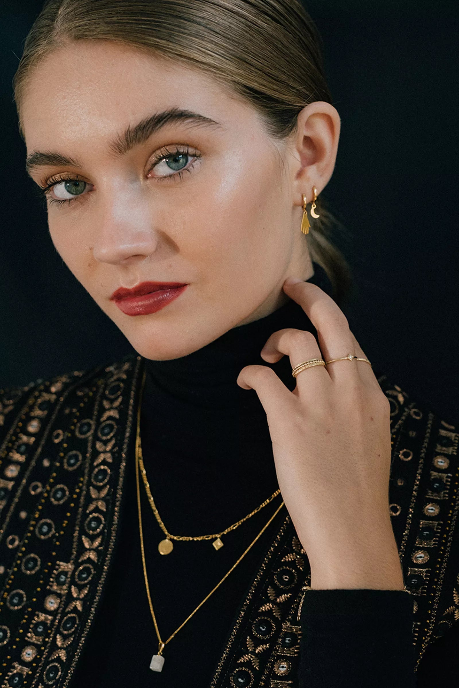 GLIMMER HOOPS WITH MOON PENDANT