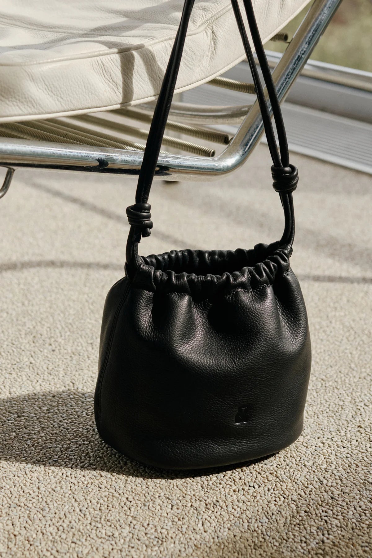 GATHERED LEATHER TOTE BLACK