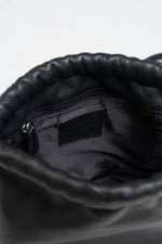 Afbeelding in Gallery-weergave laden, GATHERED LEATHER TOTE BLACK
