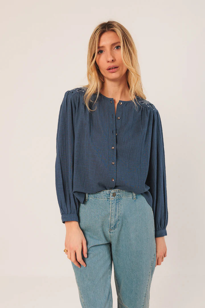 EMBROIDERED BOXY SHIRT