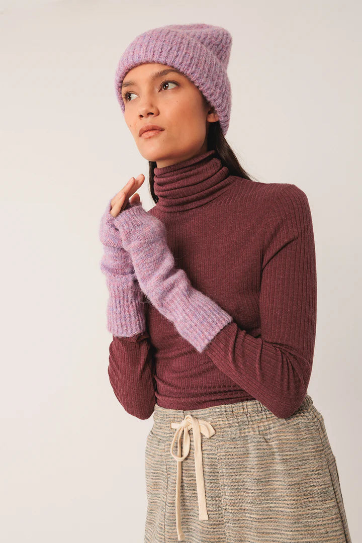 COLOURFUL KNITTED HAT MAUVE