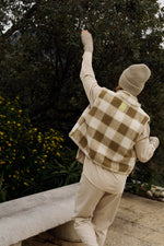 Afbeelding in Gallery-weergave laden, TEDDY PLAID VEST
