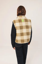 Afbeelding in Gallery-weergave laden, TEDDY PLAID VEST

