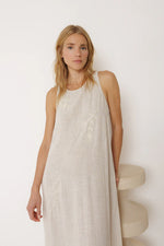Afbeelding in Gallery-weergave laden, NATURAL EMBROIDERED DRESS
