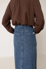 Afbeelding in Gallery-weergave laden, CROSSED WAISTBAND SKIRT
