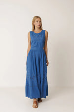 Afbeelding in Gallery-weergave laden, EMBROIDERED DETAIL DRESS
