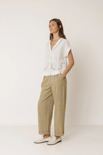 Afbeelding in Gallery-weergave laden, PLEATED PINSTRIPE TROUSER
